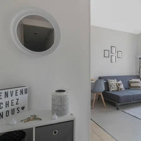 Studio Lumineux Proche Du Chateau Versailles
